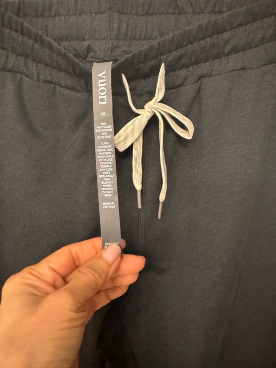 New - Vuori performance jogger in “Black heather”Jogger - Picture 4 of 7